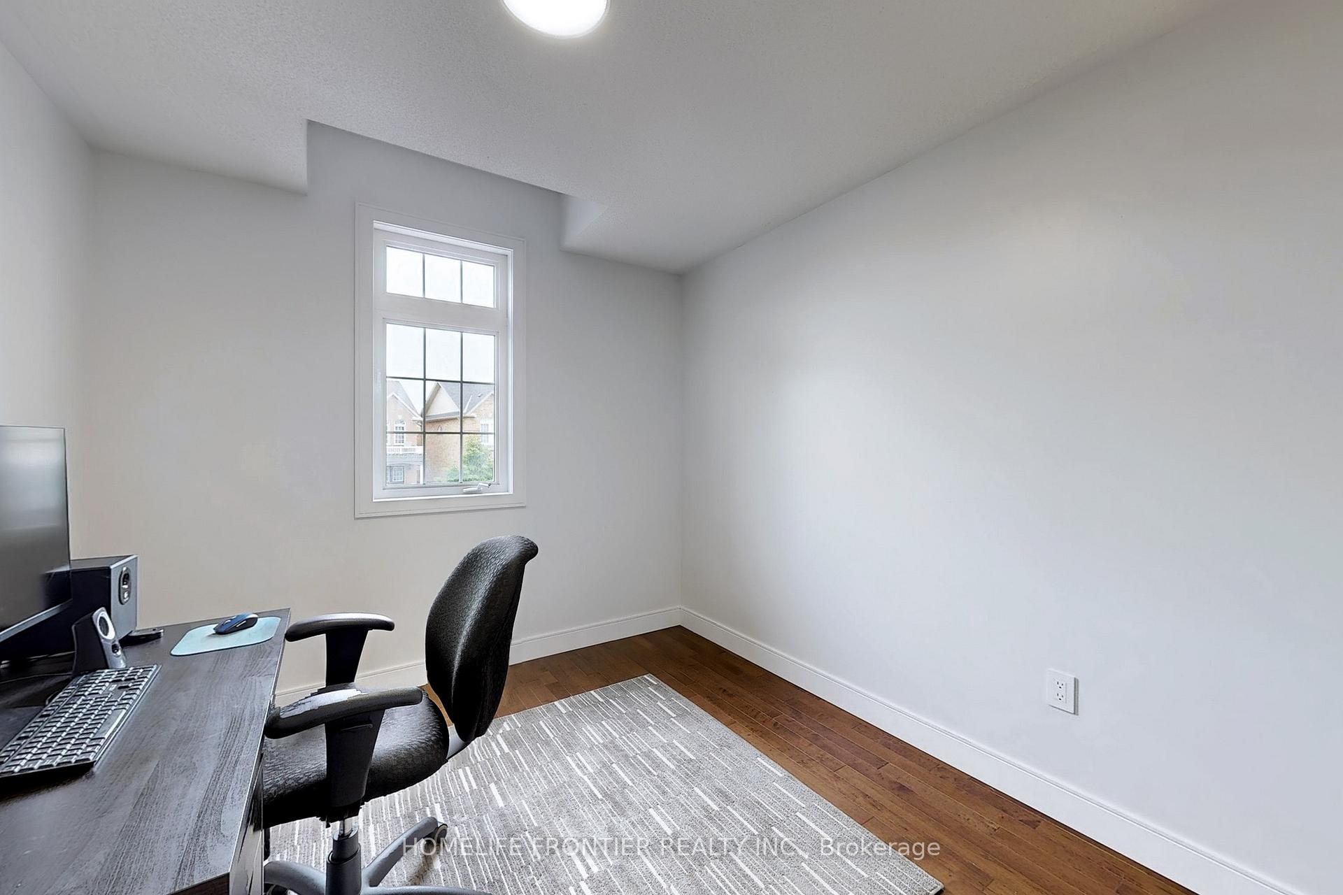 Photo 24 of 18 Oak Park Crescent, Vaughan, Rural Vaughan — HOMEH