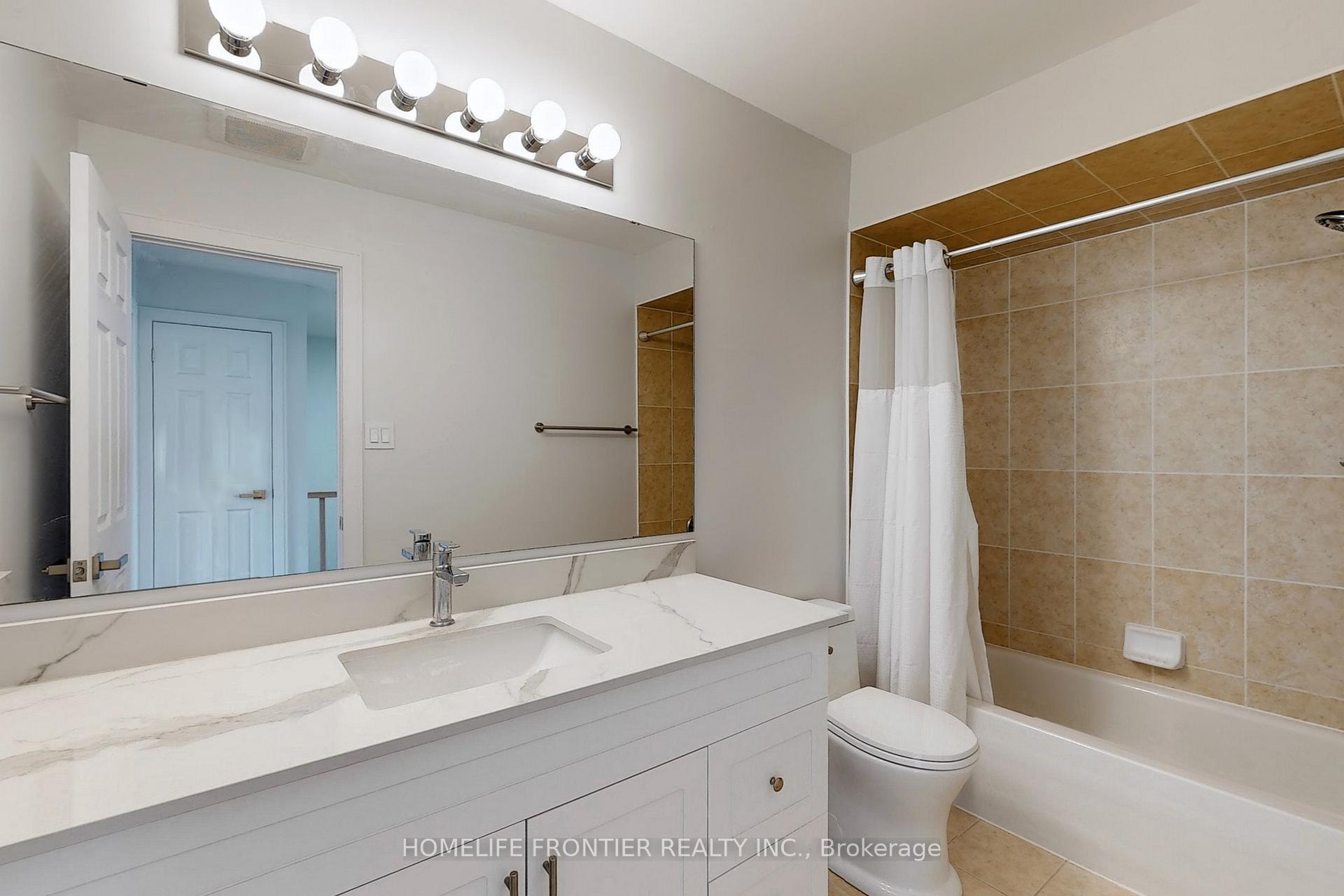 Photo 19 of 18 Oak Park Crescent, Vaughan, Rural Vaughan — HOMEH