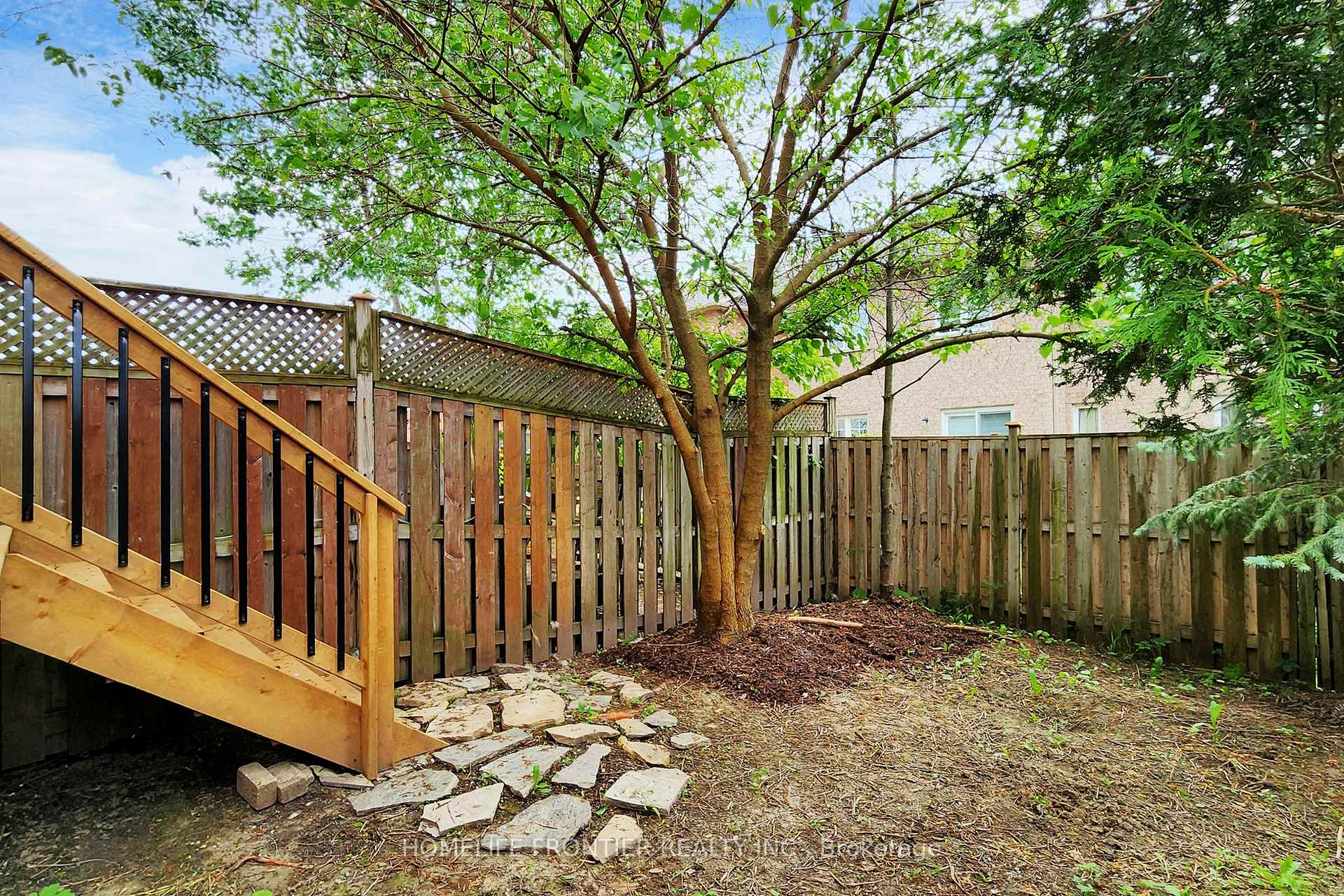 Photo 23 of 18 Oak Park Crescent, Vaughan, Rural Vaughan — HOMEH