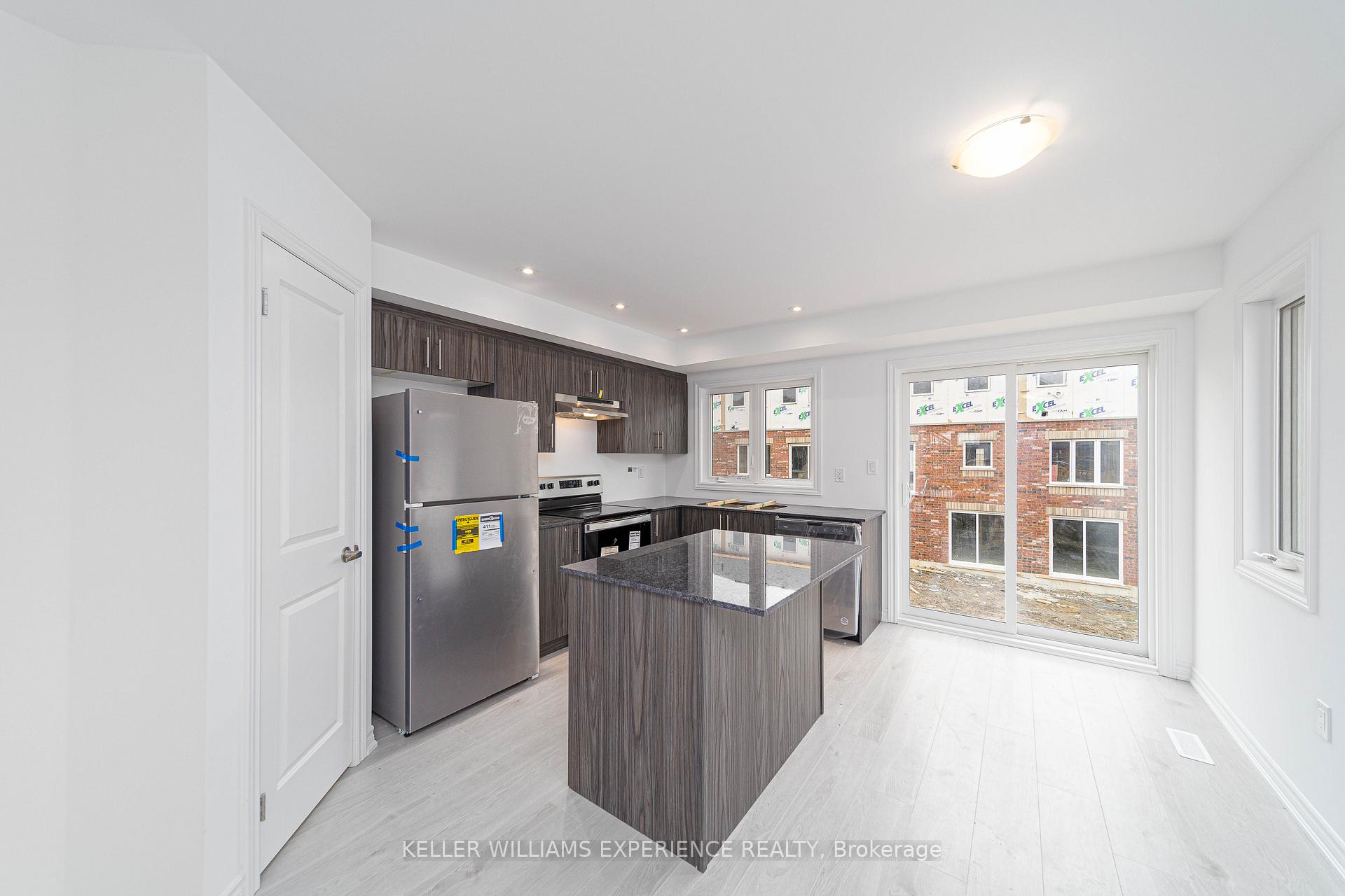Photo 15 of 9 Tobias Lane, Barrie, Innis-Shore — HOMEH