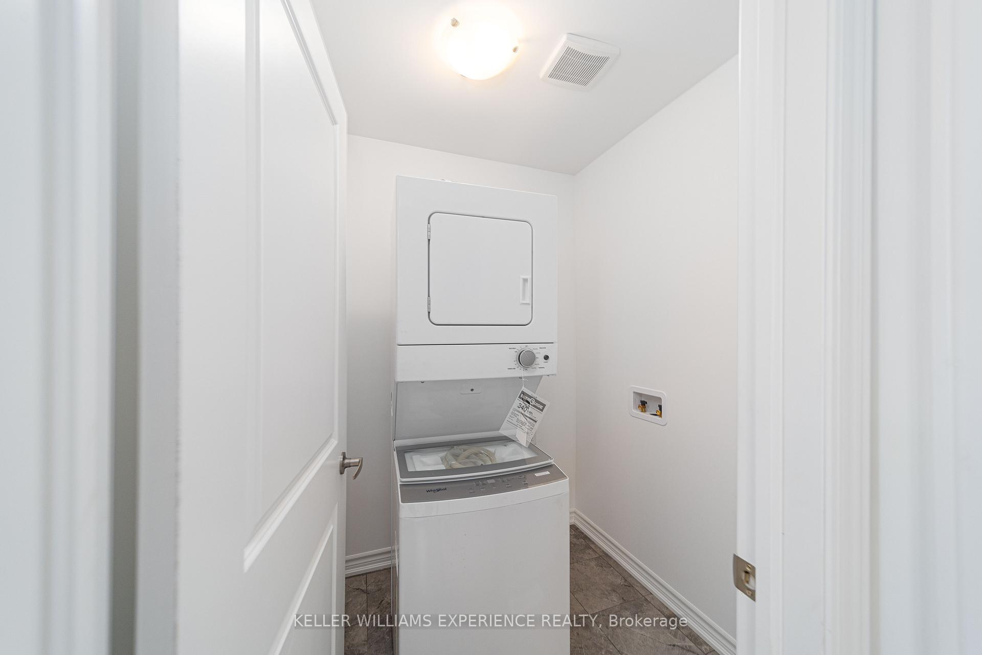 Photo 3 of 9 Tobias Lane, Barrie, Innis-Shore — HOMEH