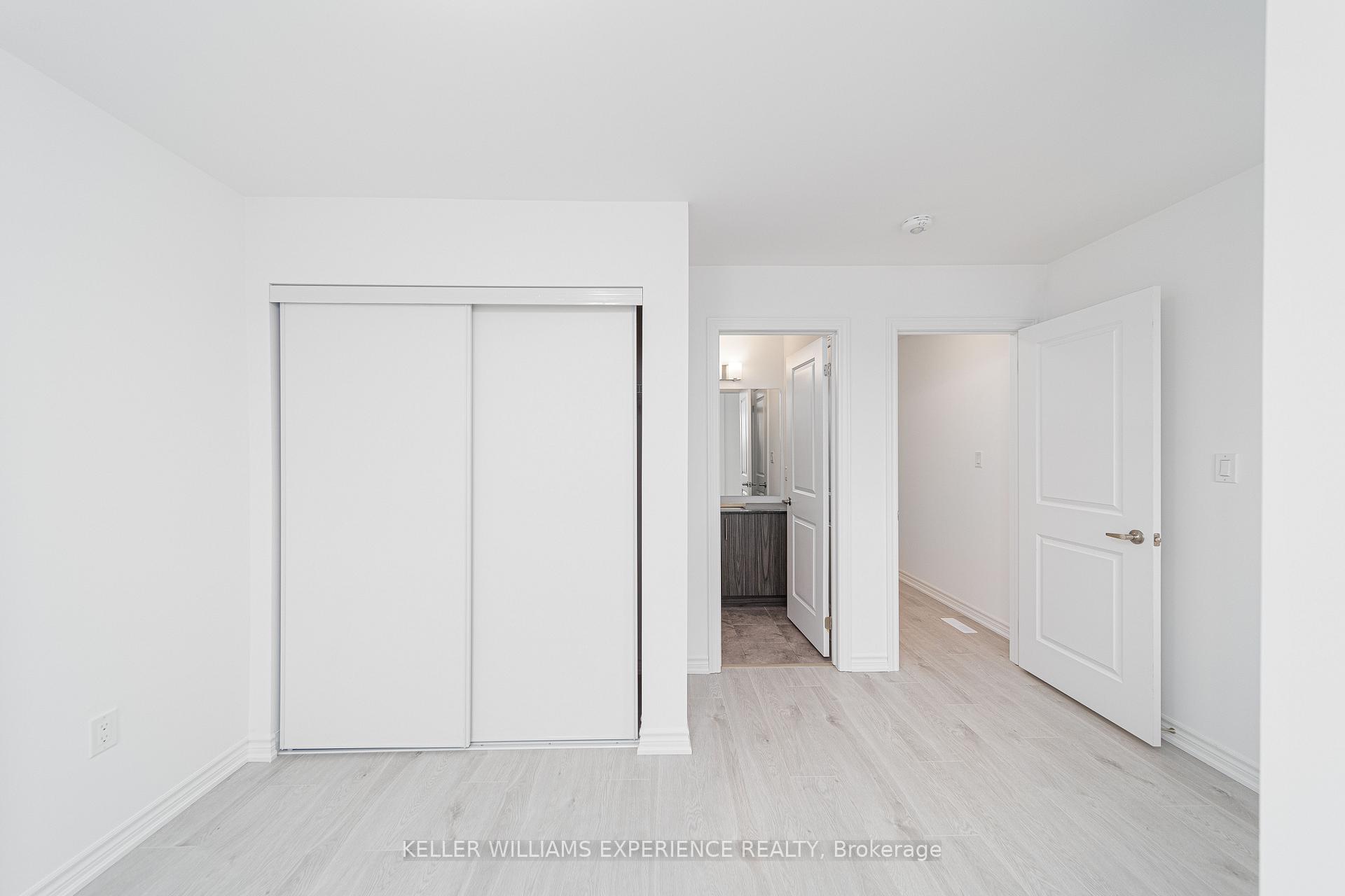 Photo 11 of 9 Tobias Lane, Barrie, Innis-Shore — HOMEH