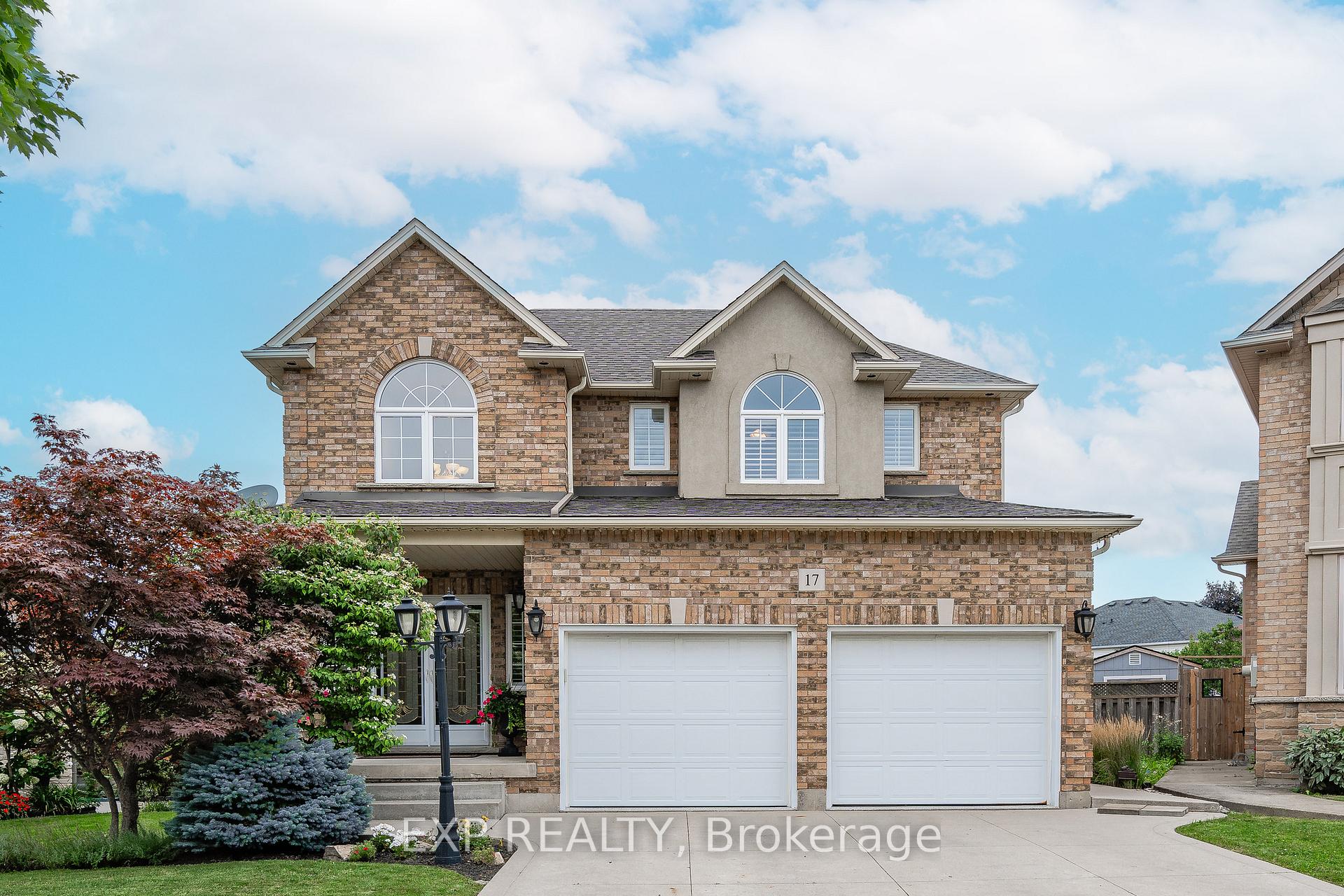 Photo 1 of 17 Hillcroft Drive, Hamilton, Stoney Creek Mountain — HOMEH