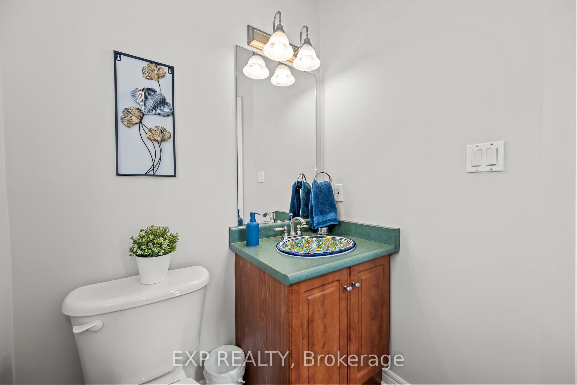 Photo 5 of 17 Hillcroft Drive, Hamilton, Stoney Creek Mountain — HOMEH