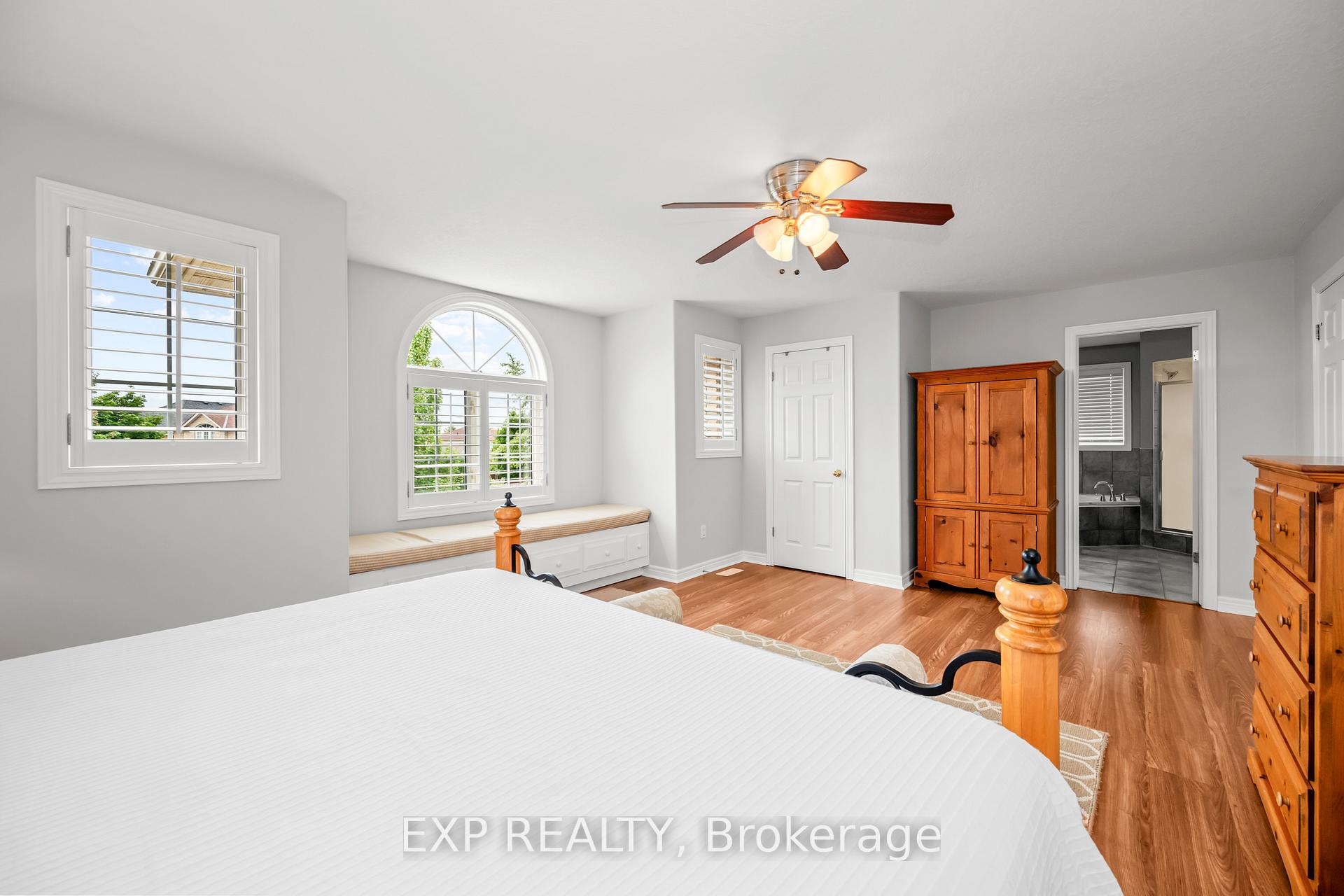 Photo 10 of 17 Hillcroft Drive, Hamilton, Stoney Creek Mountain — HOMEH