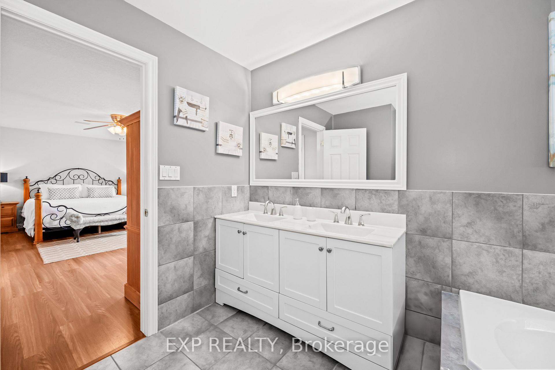 Photo 13 of 17 Hillcroft Drive, Hamilton, Stoney Creek Mountain — HOMEH