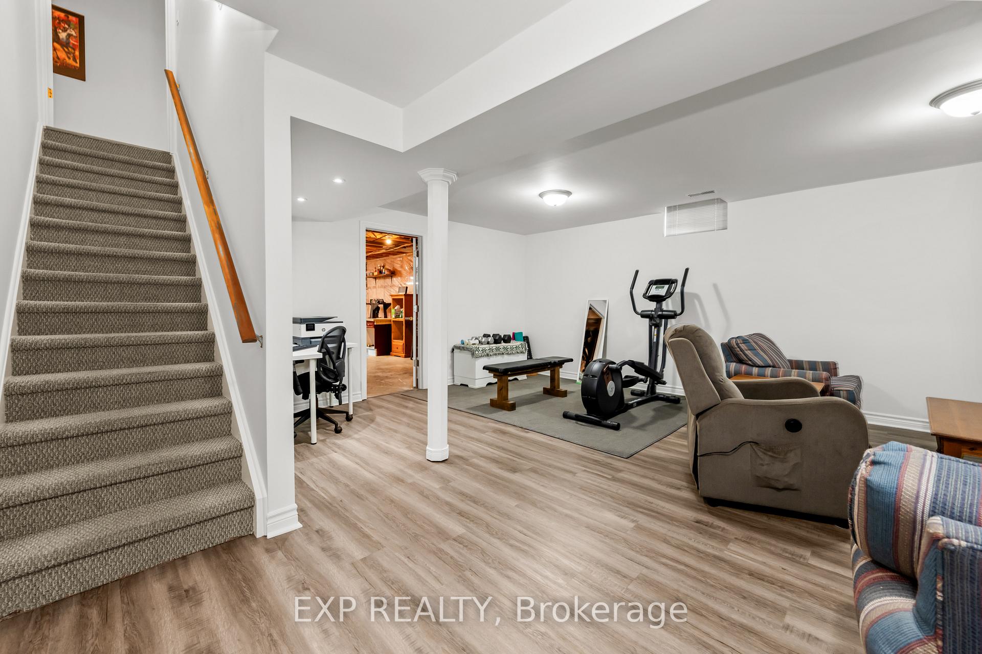 Photo 32 of 17 Hillcroft Drive, Hamilton, Stoney Creek Mountain — HOMEH