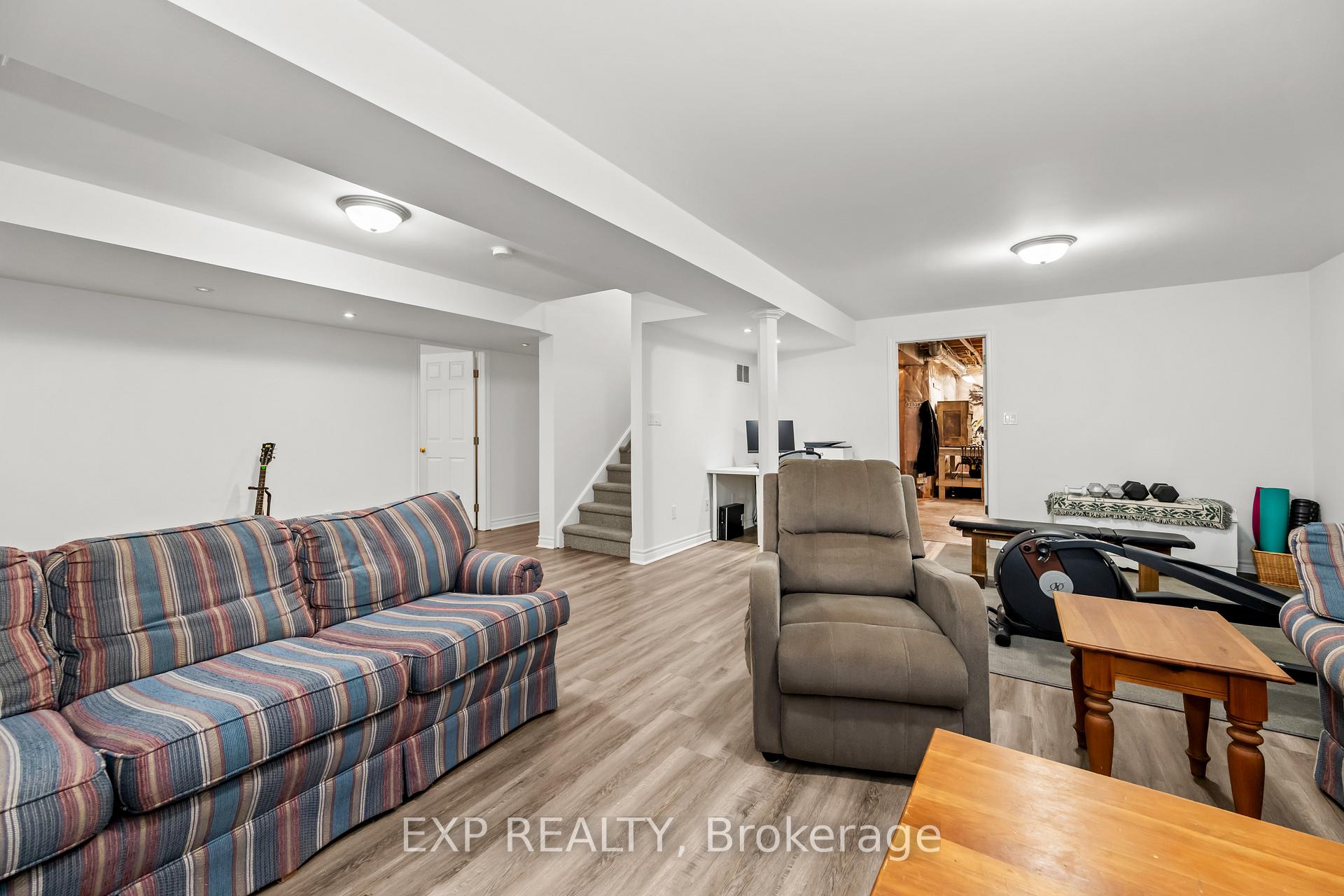 Photo 11 of 17 Hillcroft Drive, Hamilton, Stoney Creek Mountain — HOMEH
