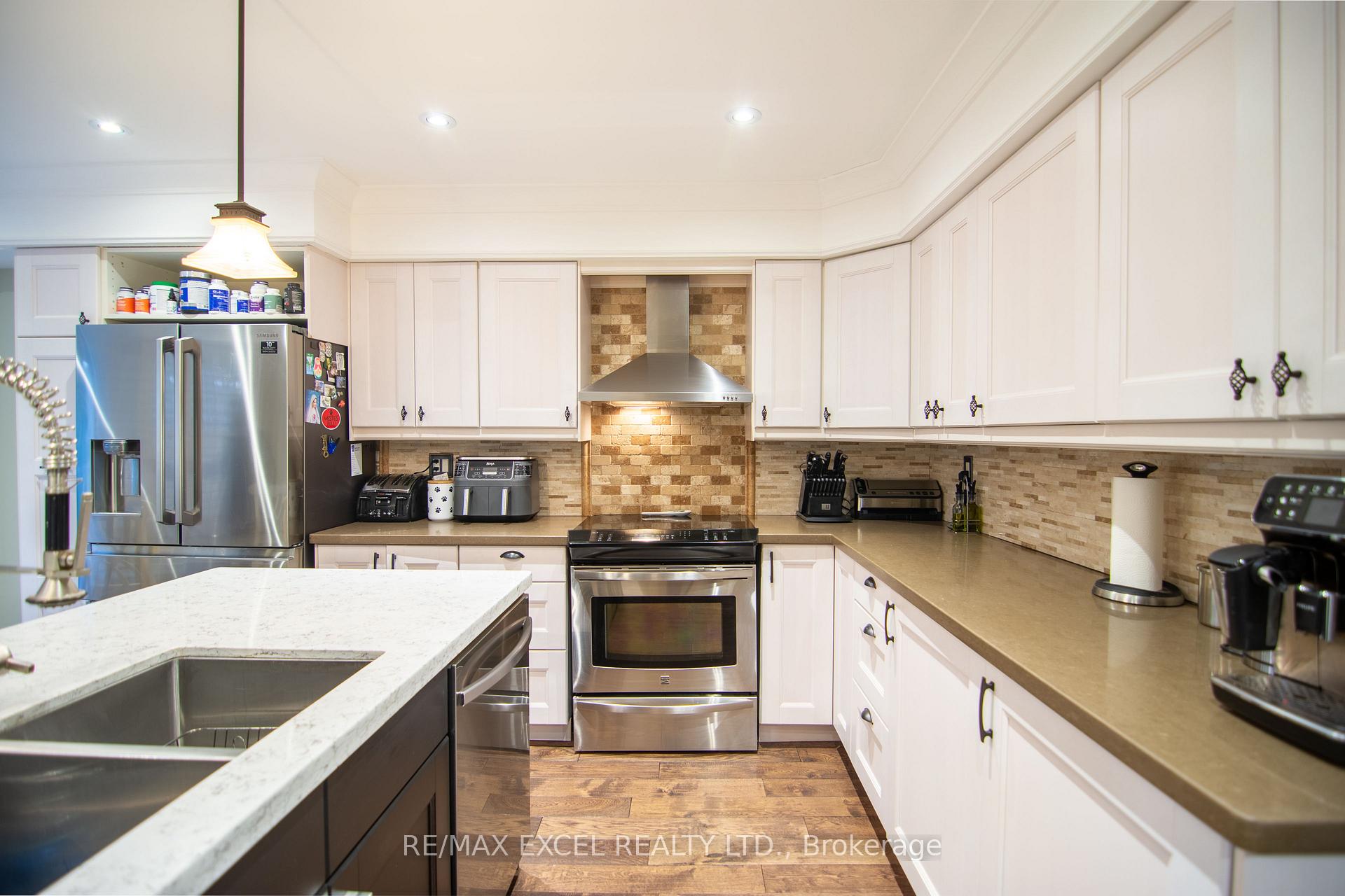 Photo 19 of 20 Barnes Court, Brampton, Snelgrove — HOMEH