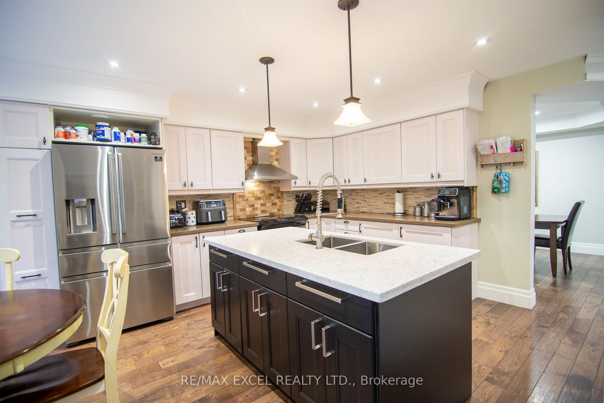 Photo 5 of 20 Barnes Court, Brampton, Snelgrove — HOMEH