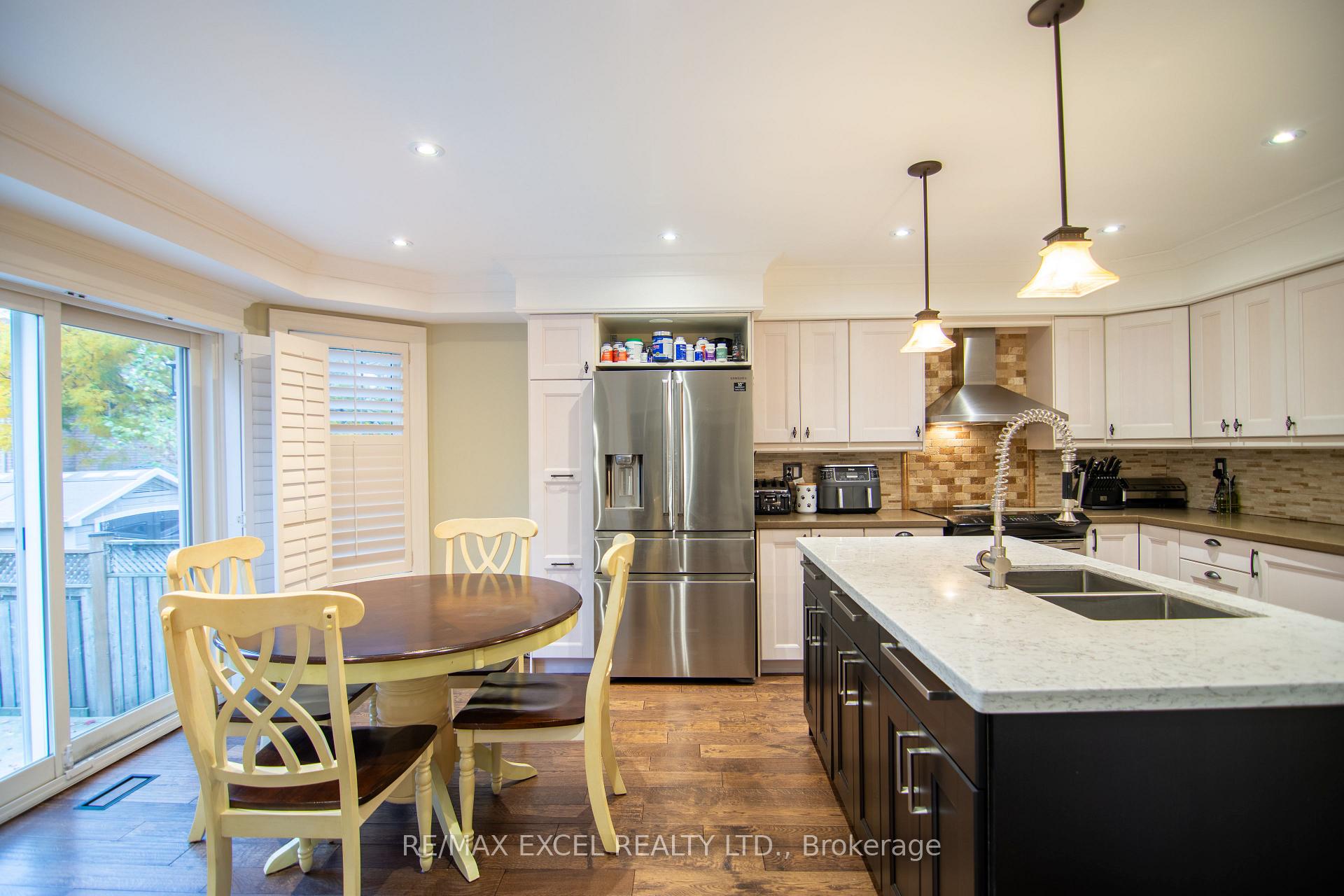 Photo 7 of 20 Barnes Court, Brampton, Snelgrove — HOMEH