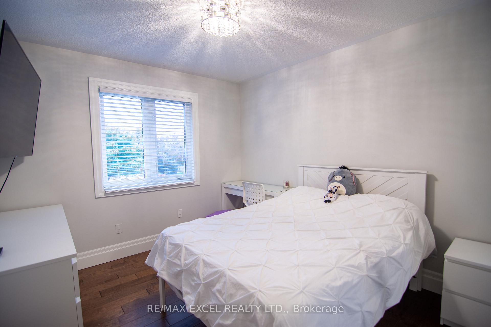 Photo 17 of 20 Barnes Court, Brampton, Snelgrove — HOMEH
