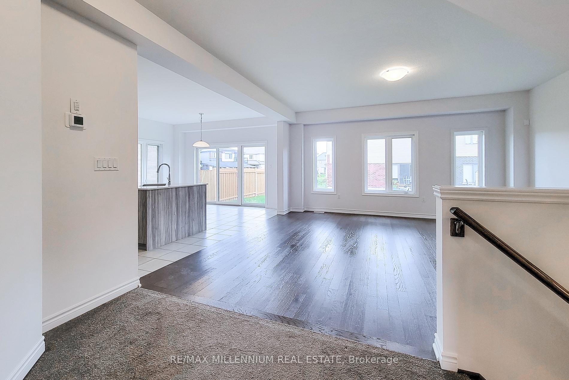 Photo 4 of 44 Whitton Drive, Brant, Brantford Twp — HOMEH