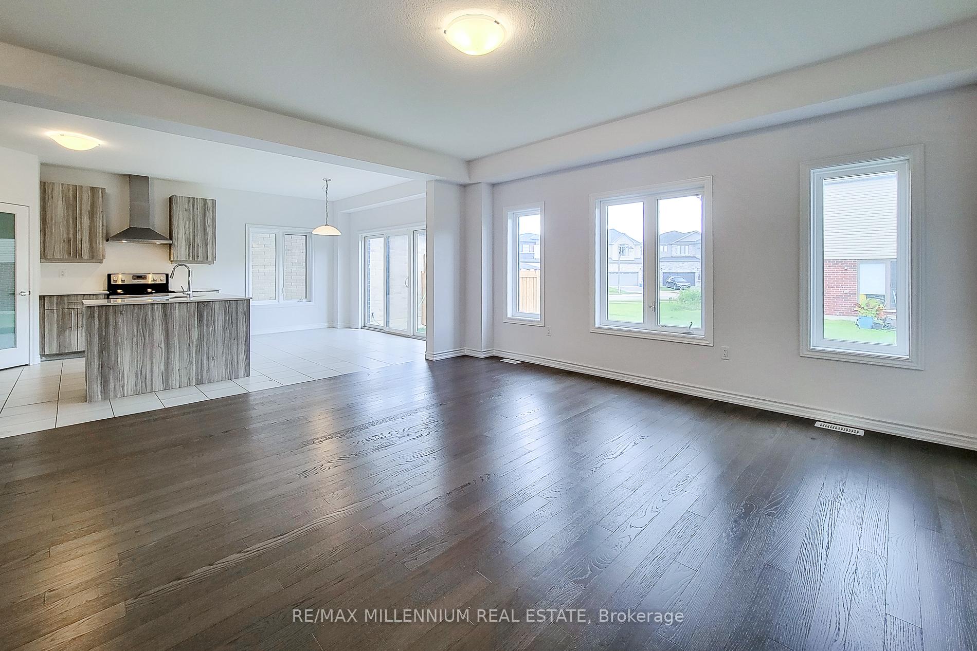 Photo 20 of 44 Whitton Drive, Brant, Brantford Twp — HOMEH