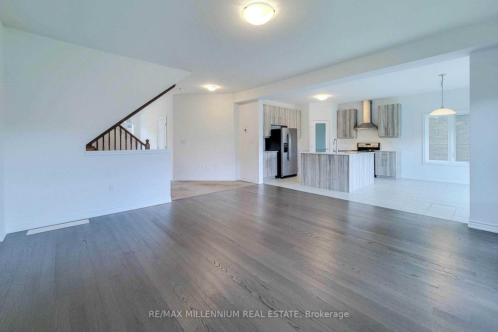 Photo 3 of 44 Whitton Drive, Brant, Brantford Twp — HOMEH