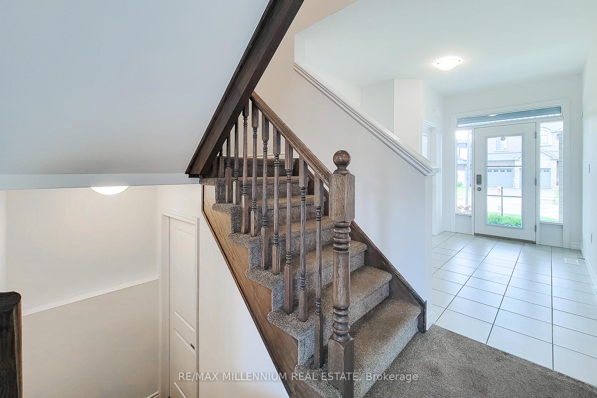 Photo 12 of 44 Whitton Drive, Brant, Brantford Twp — HOMEH