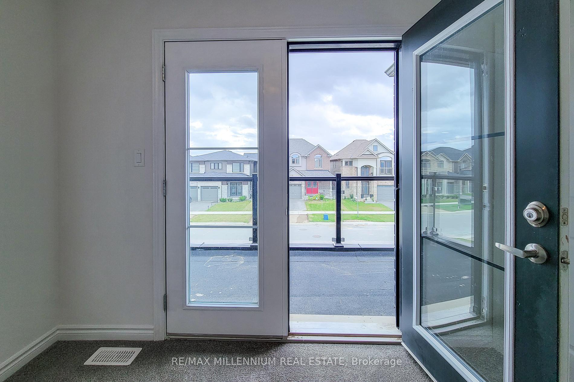 Photo 37 of 44 Whitton Drive, Brant, Brantford Twp — HOMEH