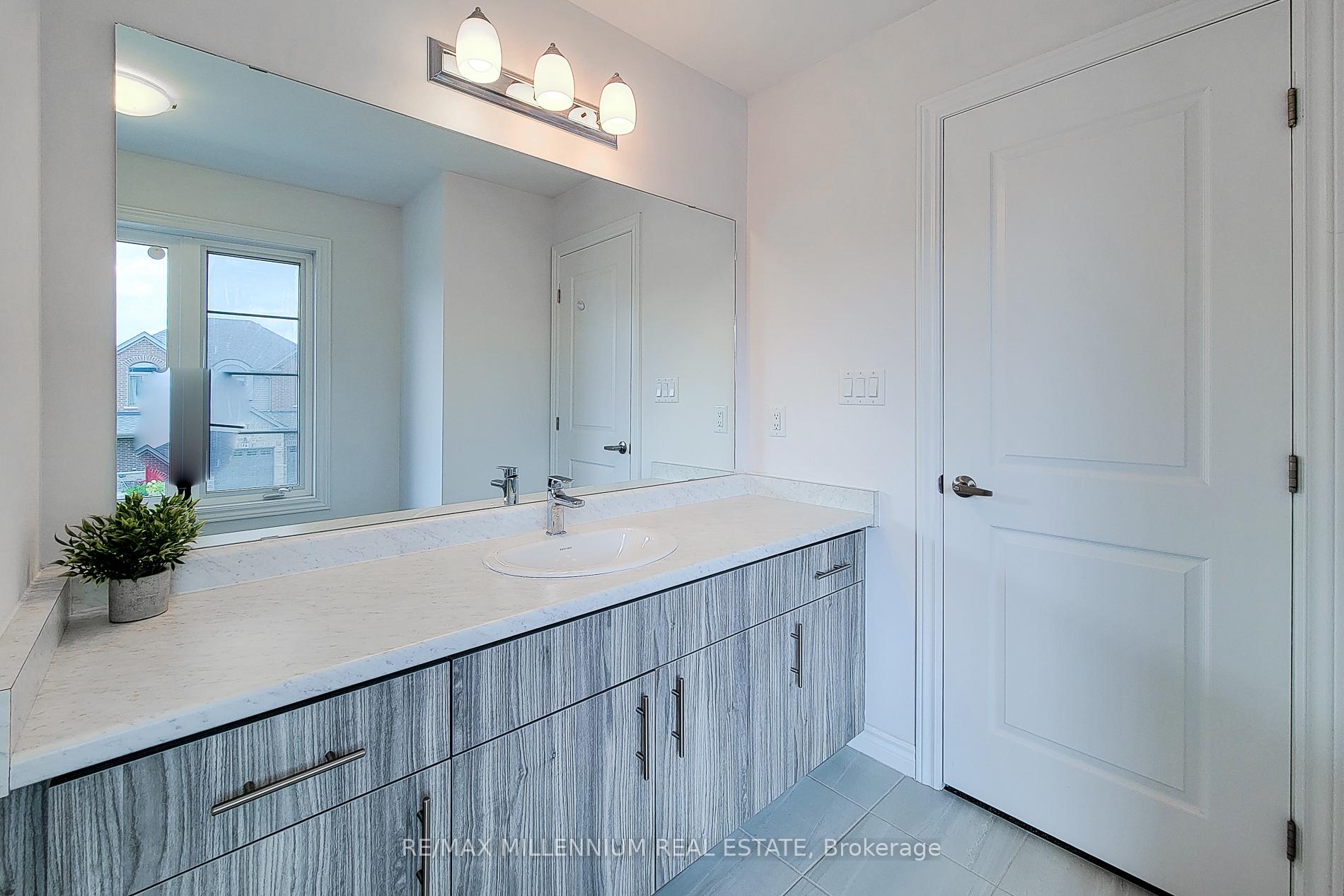 Photo 23 of 44 Whitton Drive, Brant, Brantford Twp — HOMEH