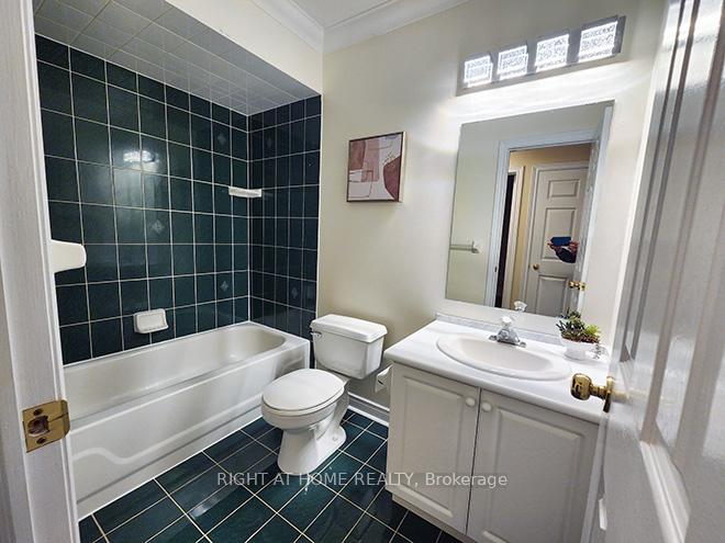 Photo 15 of 159 Primeau Drive, Aurora, Aurora Grove — HOMEH