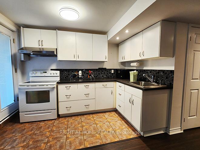 Photo 16 of 159 Primeau Drive, Aurora, Aurora Grove — HOMEH