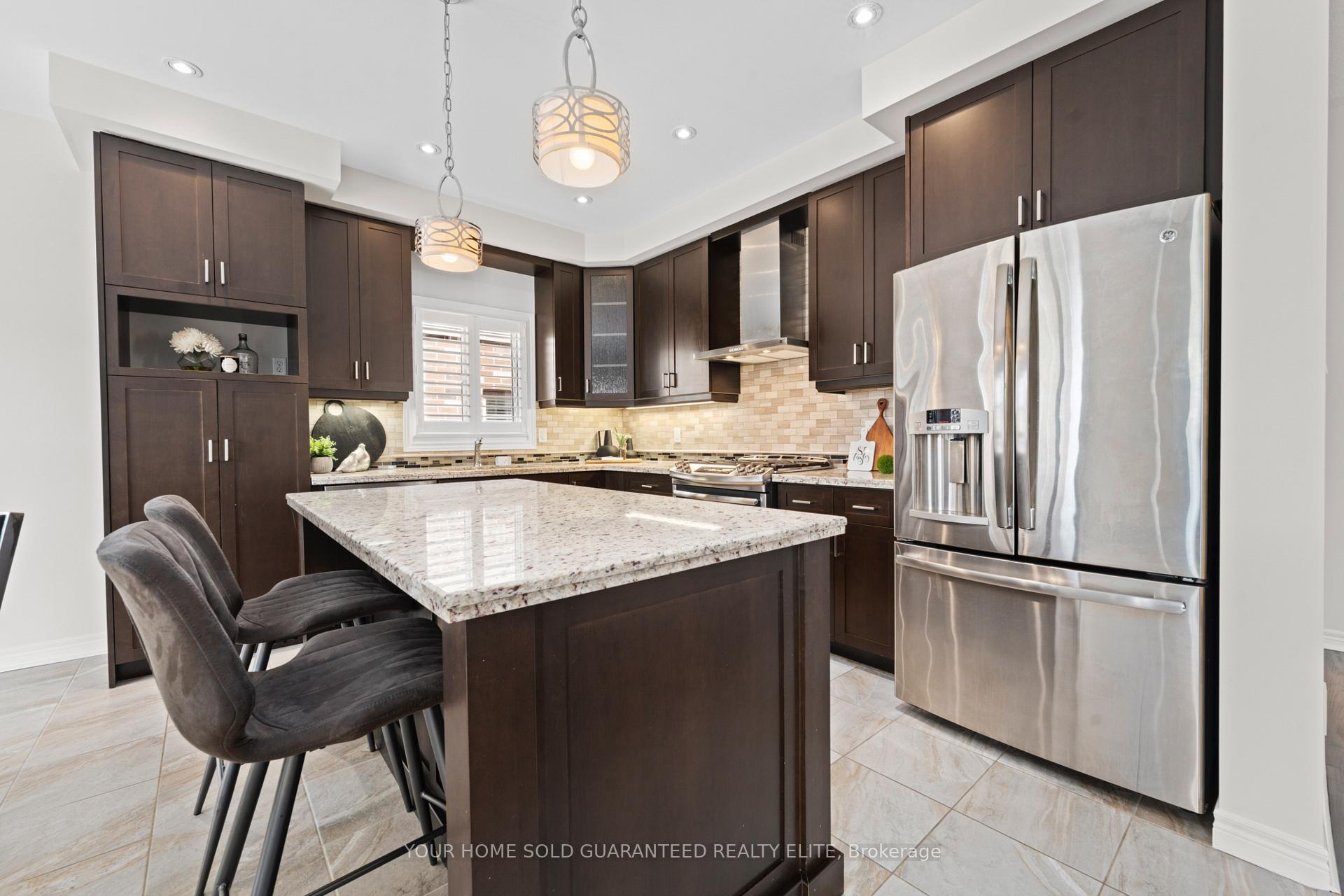 Photo 4 of 114 Lampman Drive, Grimsby, Grimsby West — HOMEH