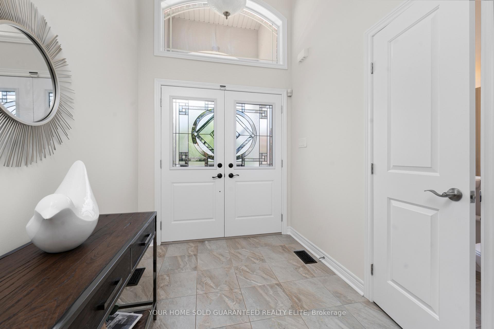 Photo 5 of 114 Lampman Drive, Grimsby, Grimsby West — HOMEH