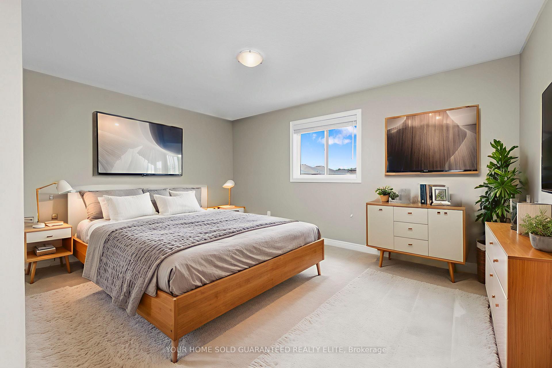 Photo 17 of 114 Lampman Drive, Grimsby, Grimsby West — HOMEH
