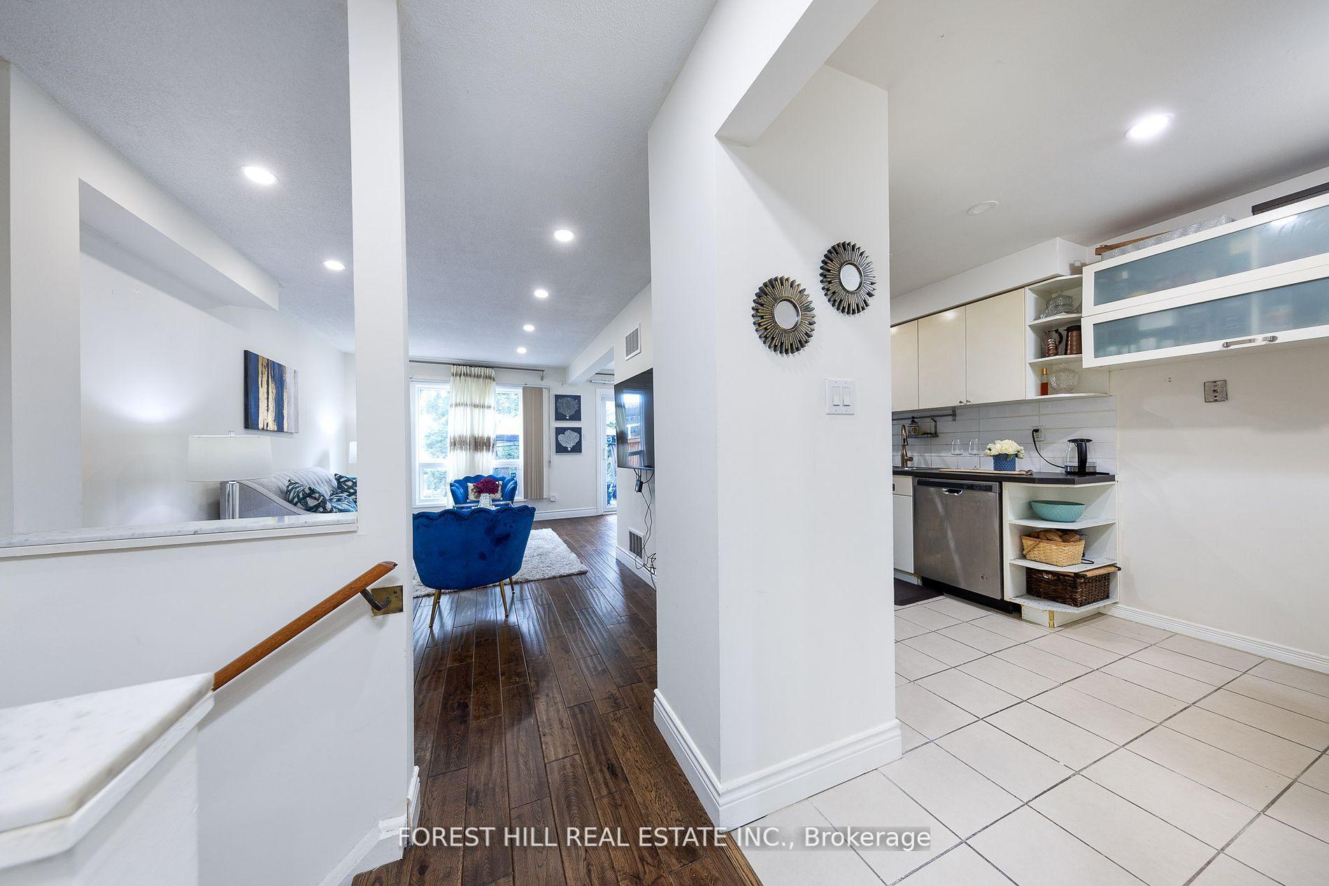 Photo 4 of 4006 Bishopstoke Lane, Mississauga, Rathwood — HOMEH