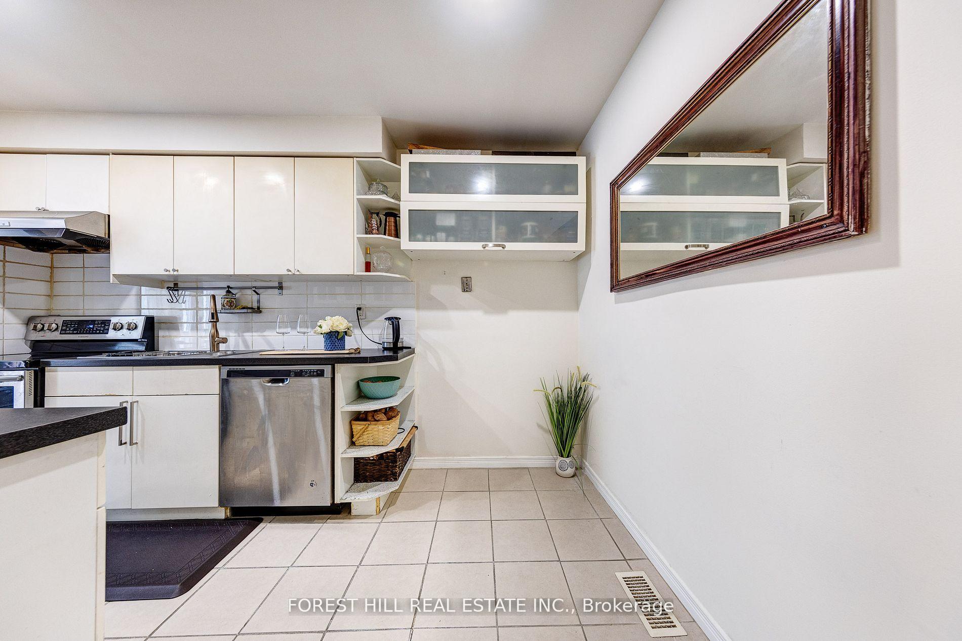 Photo 8 of 4006 Bishopstoke Lane, Mississauga, Rathwood — HOMEH