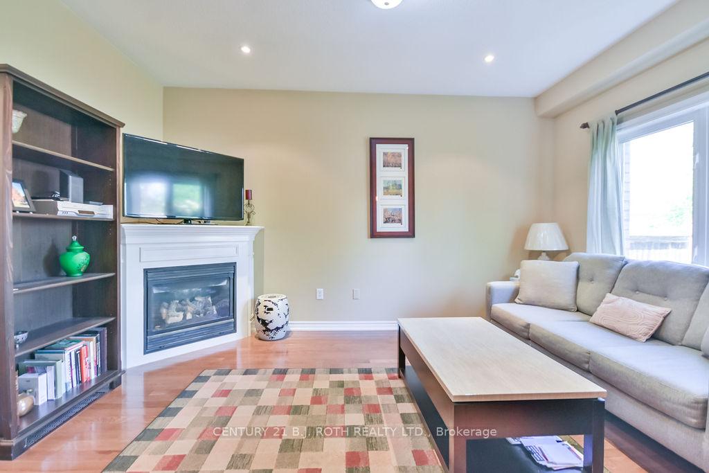 Photo 3 of 5 Stuart Avenue, Barrie, Innis-Shore — HOMEH