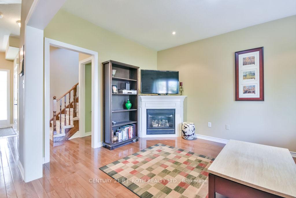 Photo 4 of 5 Stuart Avenue, Barrie, Innis-Shore — HOMEH