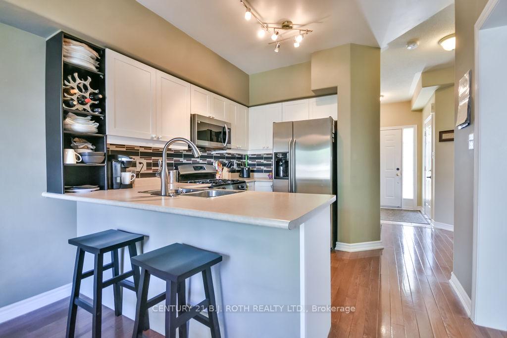 Photo 9 of 5 Stuart Avenue, Barrie, Innis-Shore — HOMEH