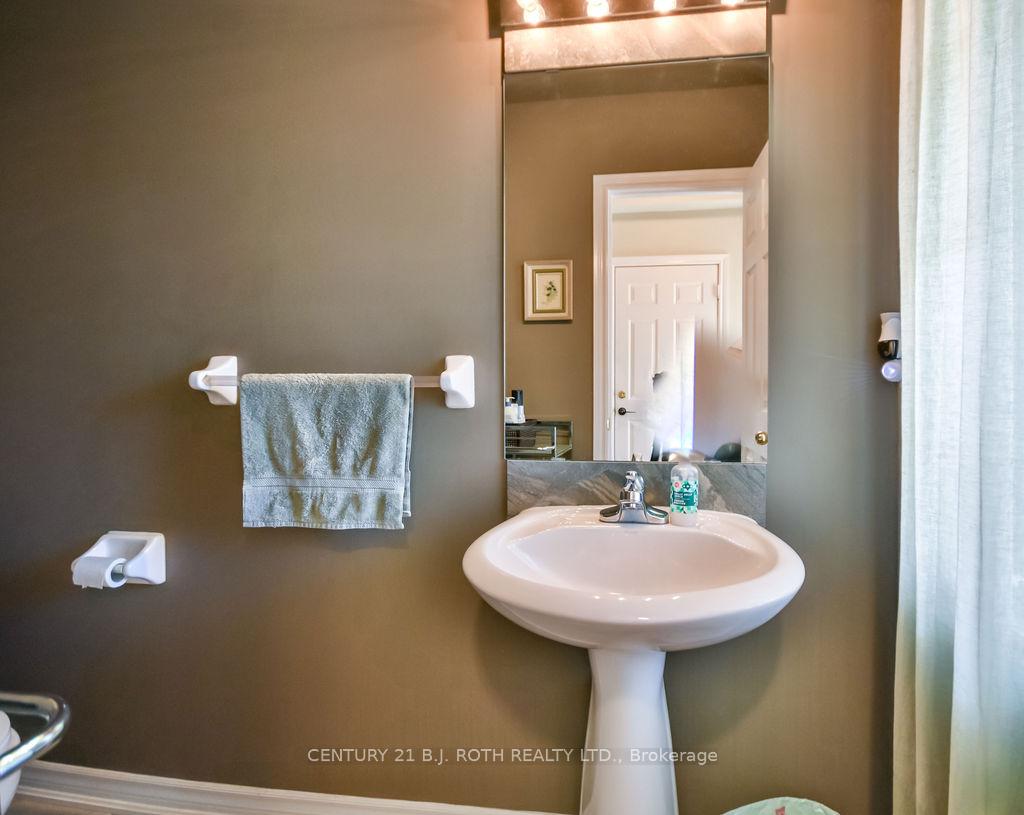 Photo 10 of 5 Stuart Avenue, Barrie, Innis-Shore — HOMEH