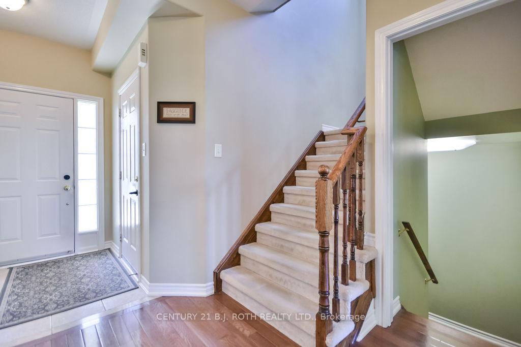Photo 11 of 5 Stuart Avenue, Barrie, Innis-Shore — HOMEH