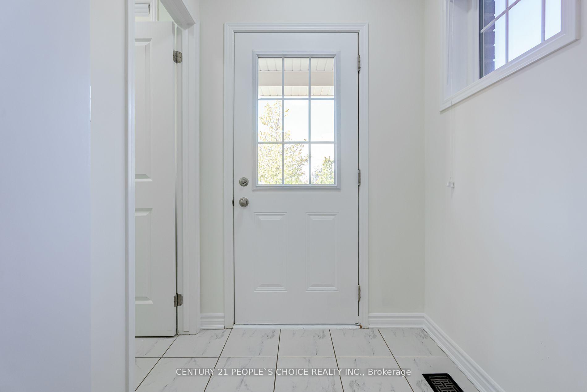 Photo 5 of 92 Coho Drive, Whitby, Rural Whitby — HOMEH