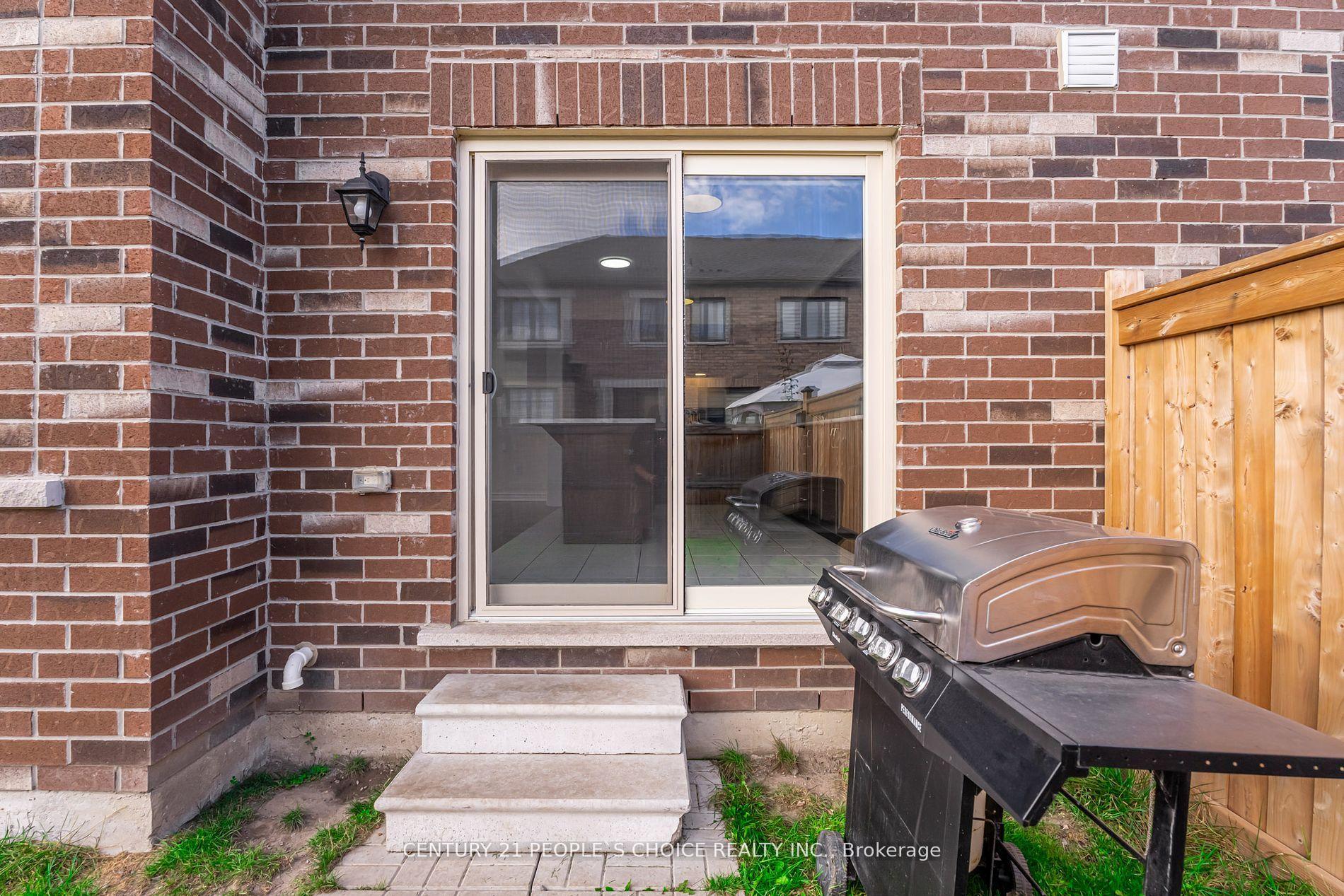 Photo 33 of 92 Coho Drive, Whitby, Rural Whitby — HOMEH