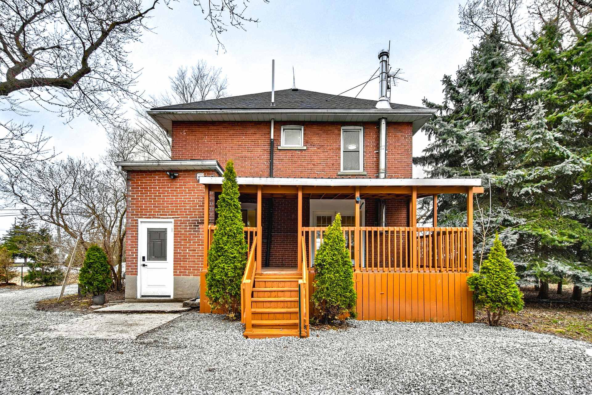 Front of 4682 Highway 6 (Hagersville)