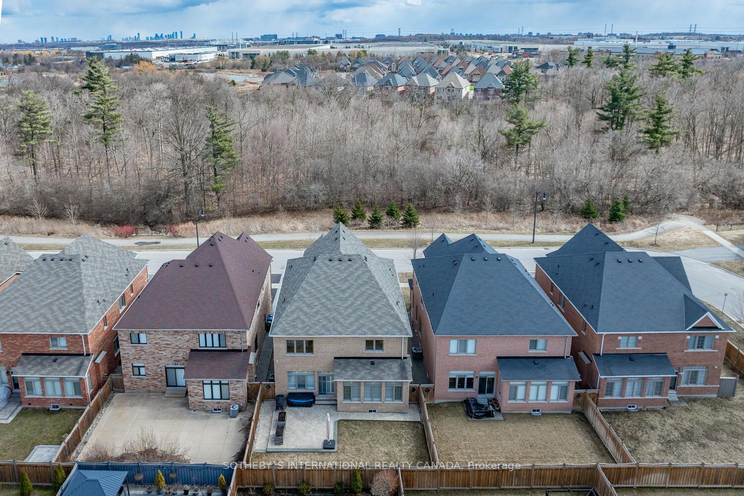 Photo 46 of 104 Rising Hill Ridge, Brampton, Bram West — HOMEH