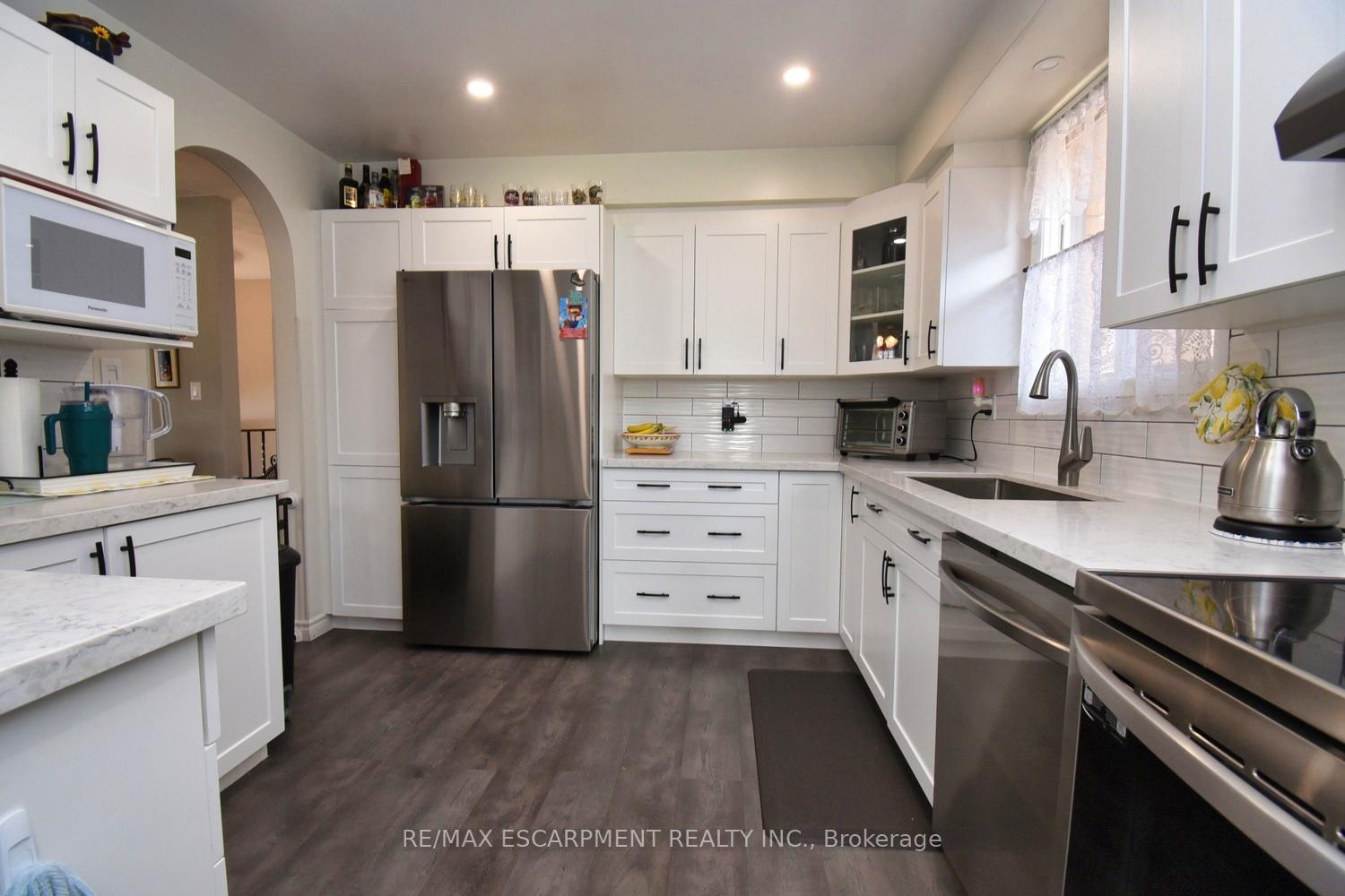 Photo 14 of 34 Adair Avenue S, Hamilton, McQuesten — HOMEH