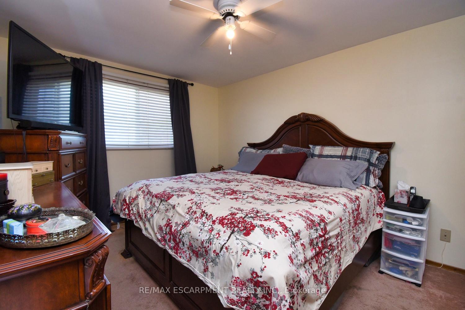 Photo 6 of 34 Adair Avenue S, Hamilton, McQuesten — HOMEH