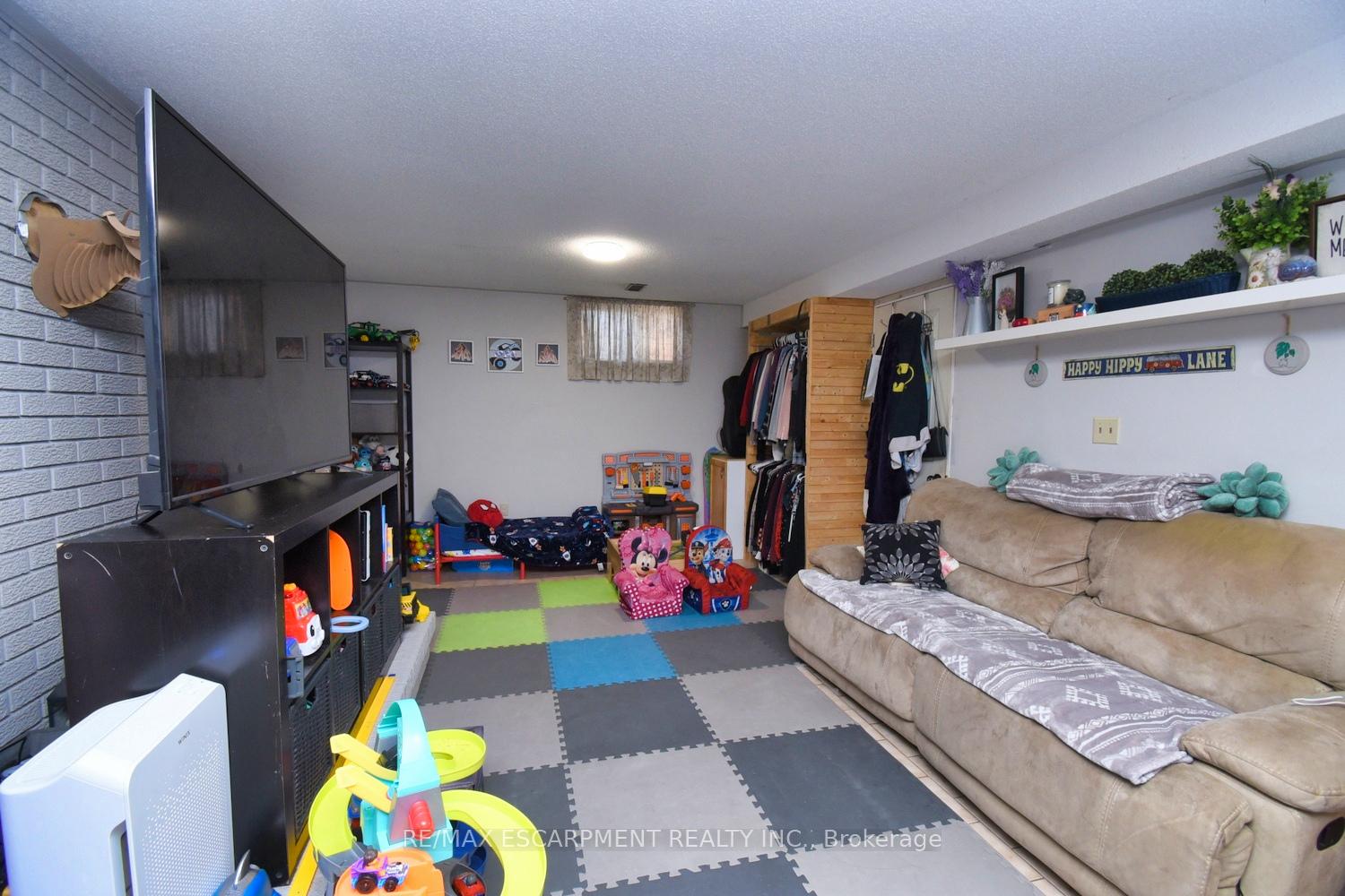 Photo 28 of 34 Adair Avenue S, Hamilton, McQuesten — HOMEH