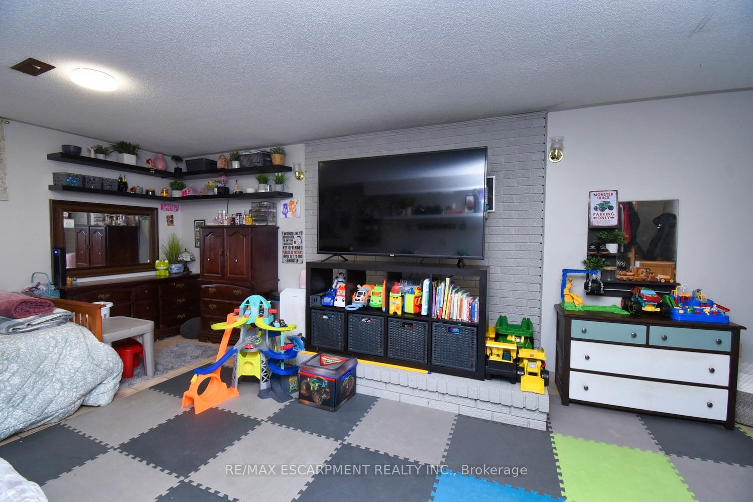 Photo 30 of 34 Adair Avenue S, Hamilton, McQuesten — HOMEH