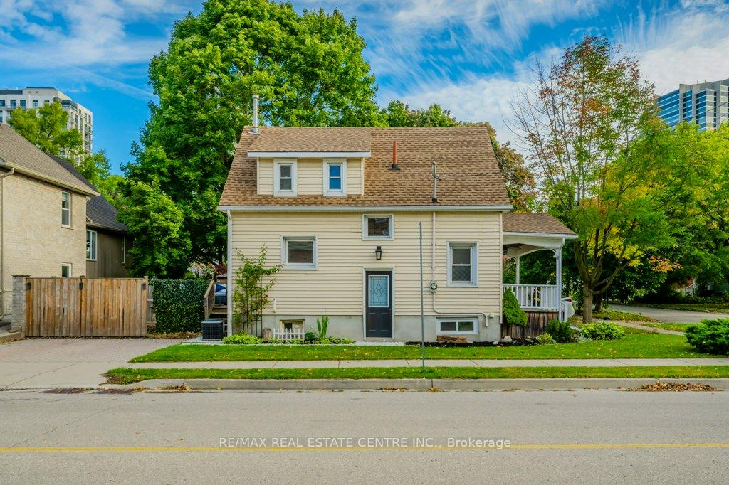 Photo 7 of 58 John Street W, Waterloo — HOMEH
