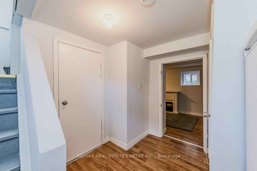Photo 17 of 58 John Street W, Waterloo — HOMEH
