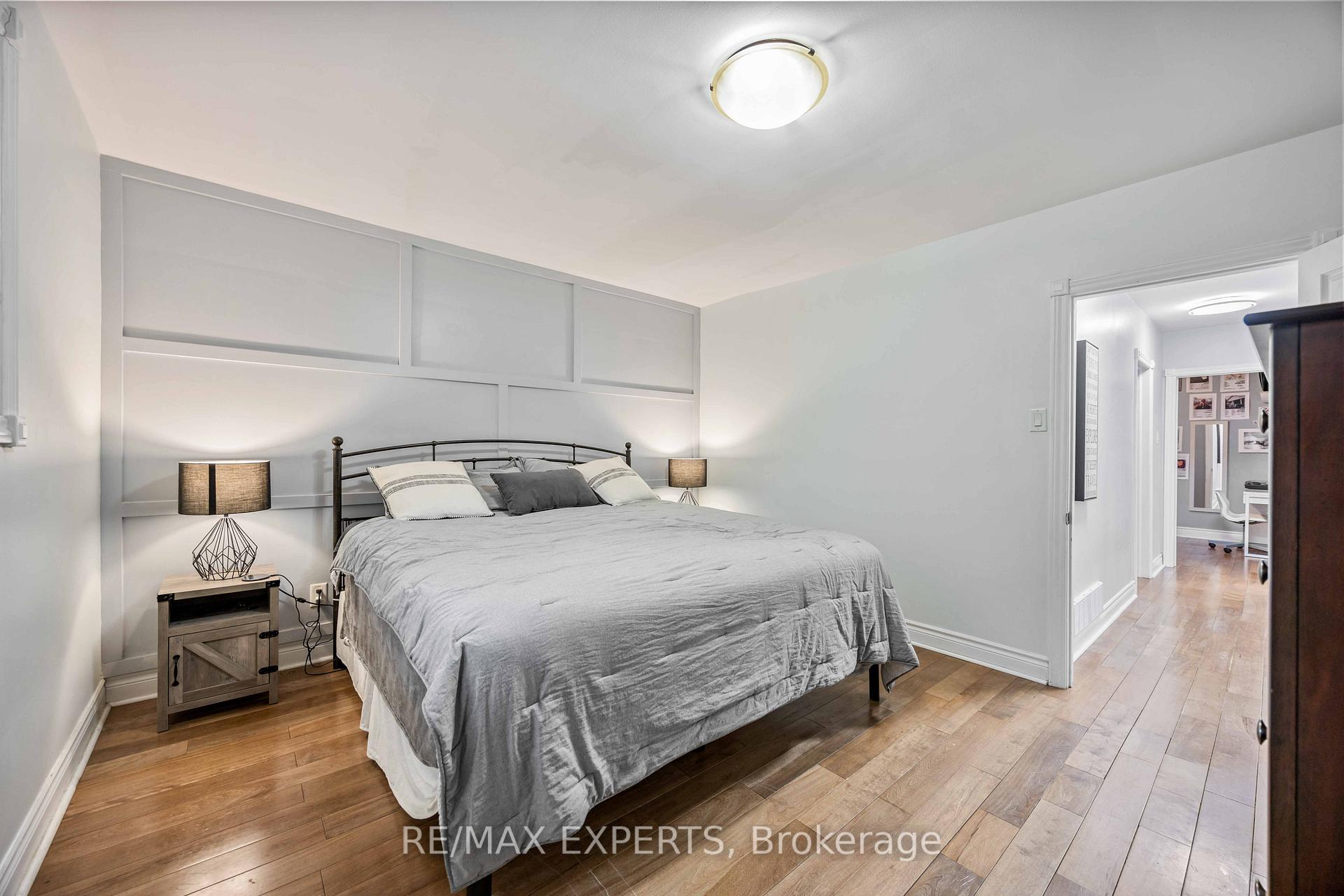 Photo 5 of 81 Humber Crescent, King, King City — HOMEH