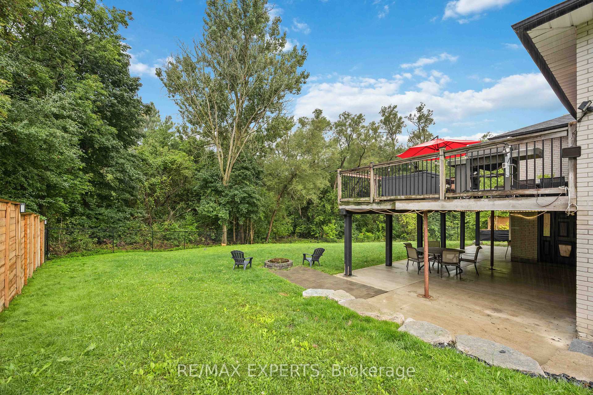 Photo 37 of 81 Humber Crescent, King, King City — HOMEH