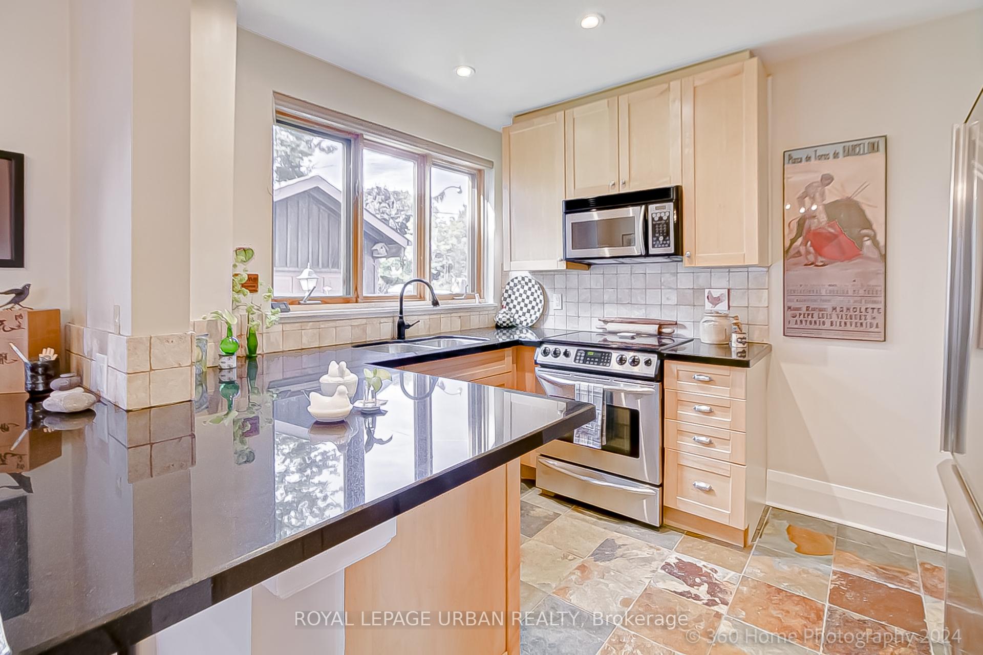 Photo 8 of 658 Oriole Parkway, Toronto, Yonge-Eglinton — HOMEH