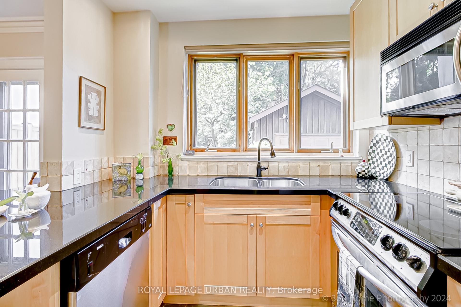 Photo 9 of 658 Oriole Parkway, Toronto, Yonge-Eglinton — HOMEH