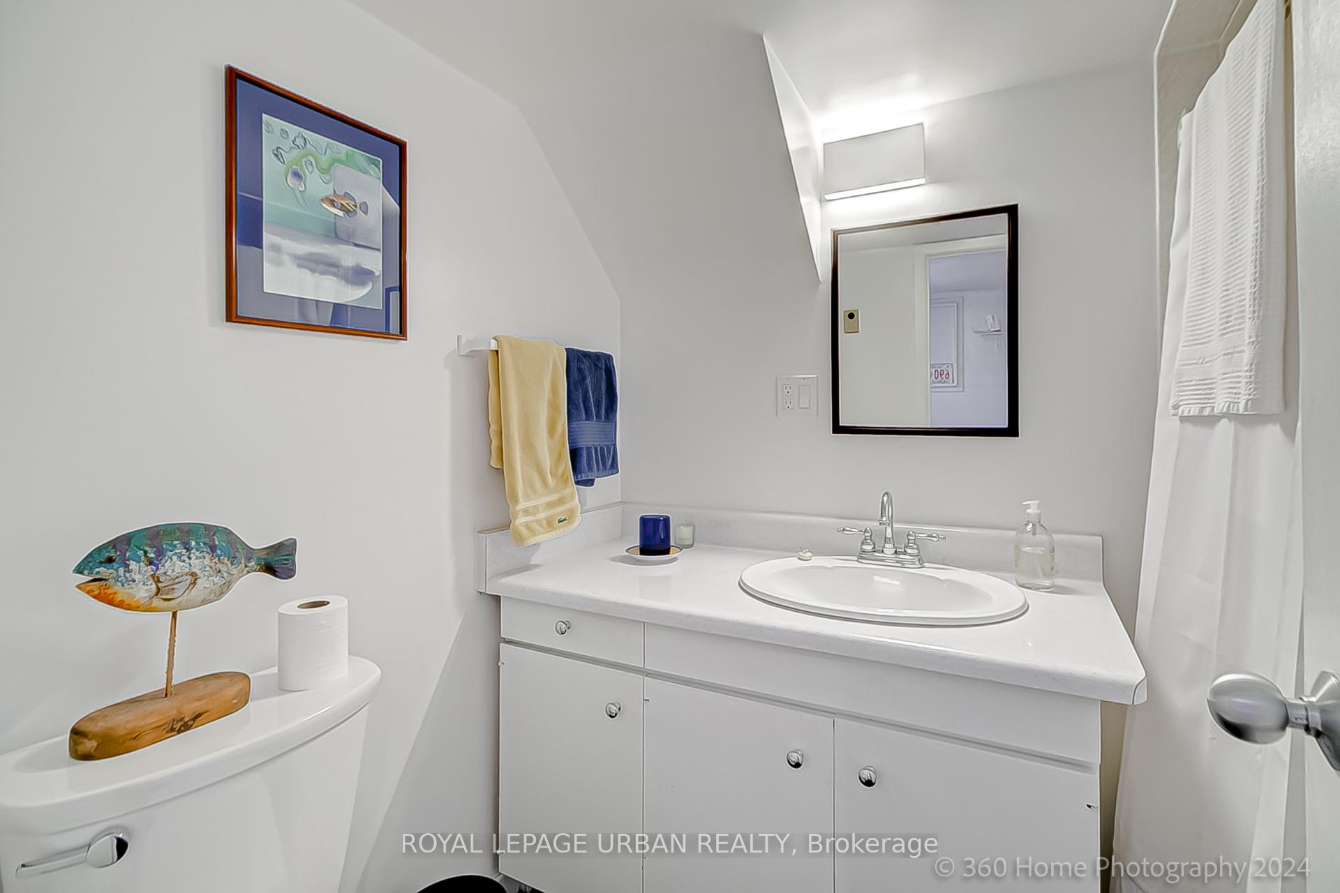 Photo 22 of 658 Oriole Parkway, Toronto, Yonge-Eglinton — HOMEH