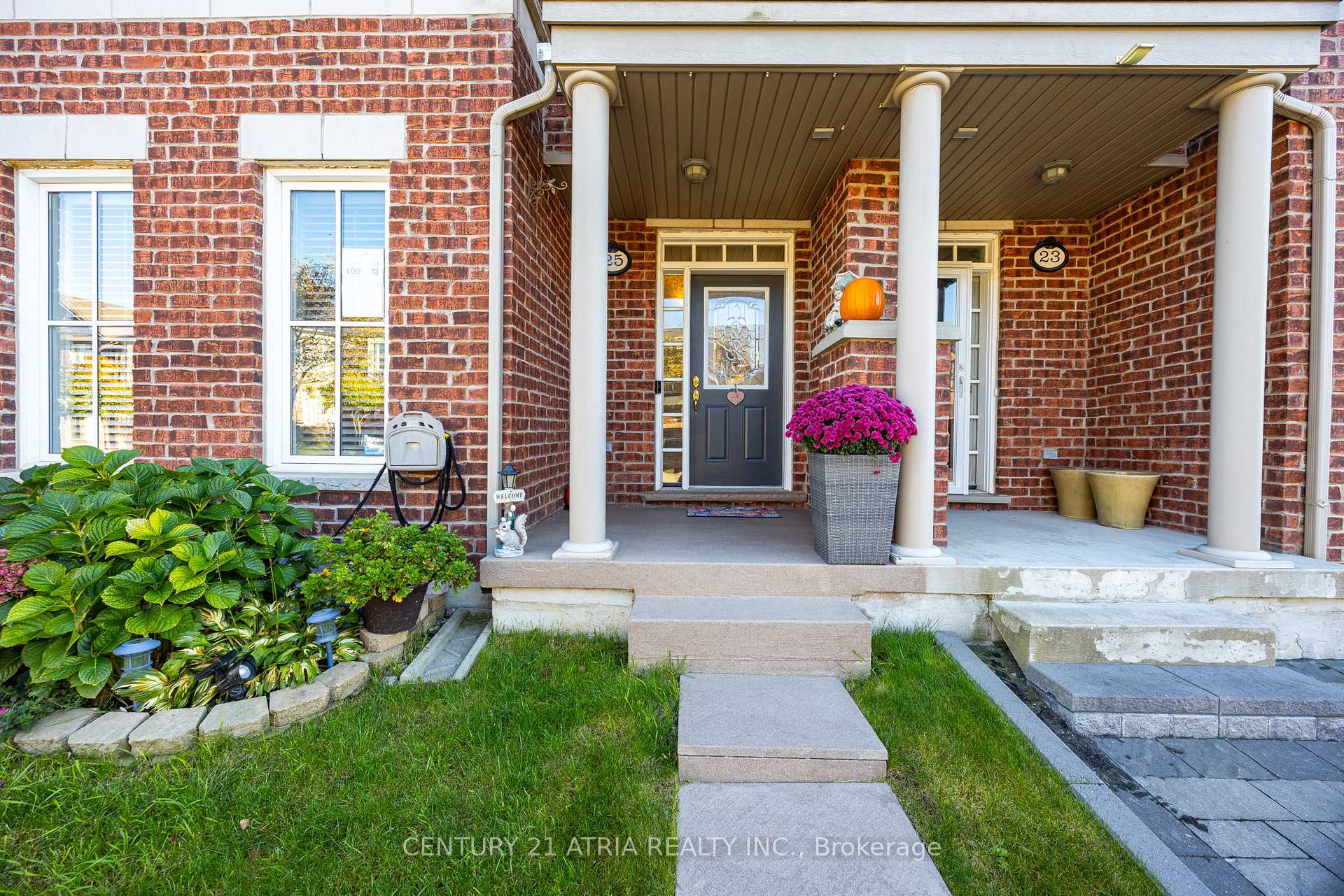 Photo 4 of 25 Earnshaw Drive, Markham, Victoria Square — HOMEH